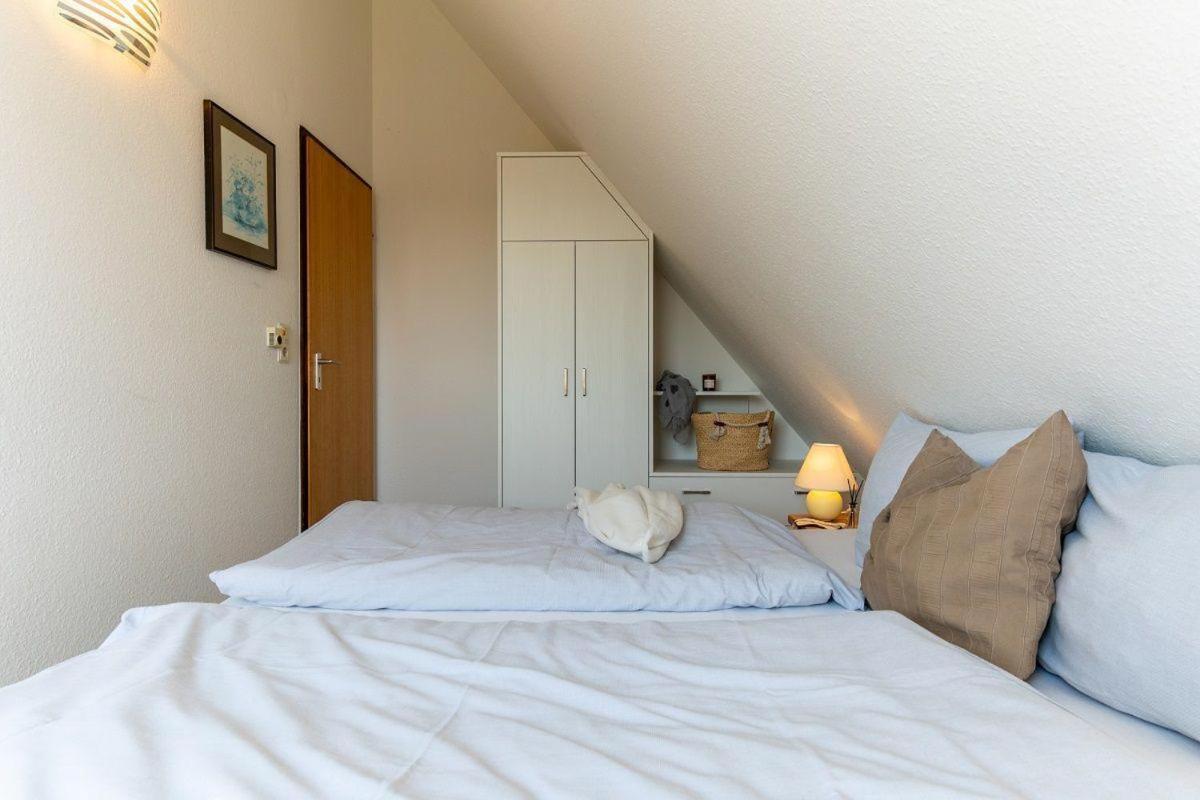 Am-Hohen-Ufer-Reetdach-Haus-Ocean-Breeze-136 Βίλα Großenbrode Εξωτερικό φωτογραφία