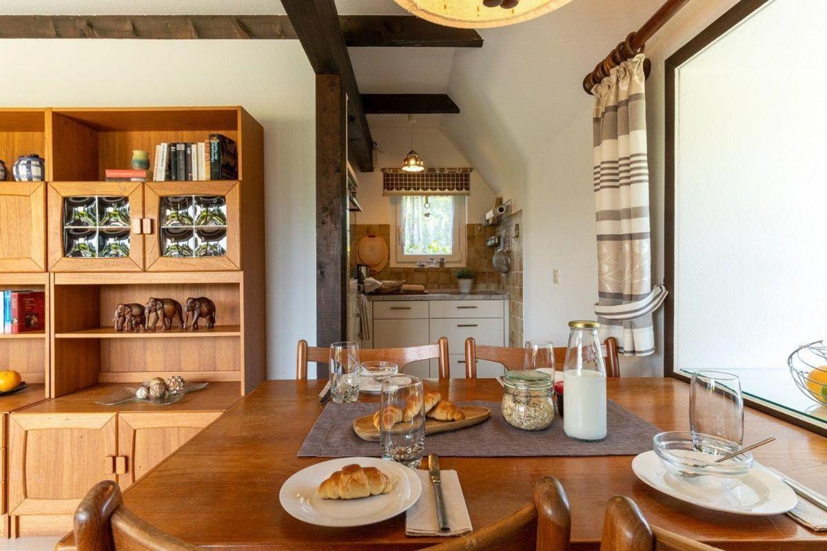 Am-Hohen-Ufer-Reetdach-Haus-Ocean-Breeze-136 Βίλα Großenbrode Εξωτερικό φωτογραφία