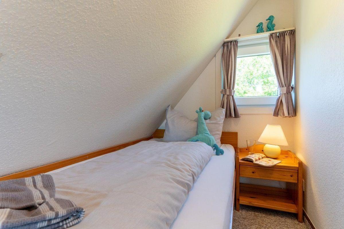 Am-Hohen-Ufer-Reetdach-Haus-Ocean-Breeze-136 Βίλα Großenbrode Εξωτερικό φωτογραφία