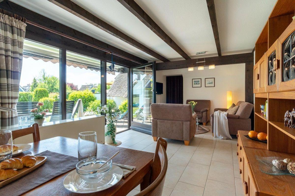 Am-Hohen-Ufer-Reetdach-Haus-Ocean-Breeze-136 Βίλα Großenbrode Εξωτερικό φωτογραφία